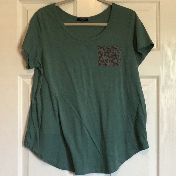 Set of 4 Short Sleeve Shirts - Picture 6 of 13